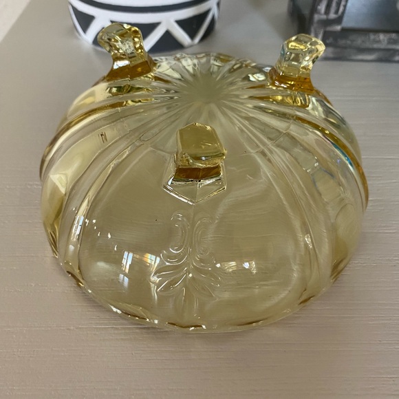 Fostoria Baroque Topaz Yellow Cupped Glass Three Footed Trinket Candy Dish Bowl - Picture 4 of 7